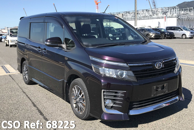 Toyota / Voxy 2014